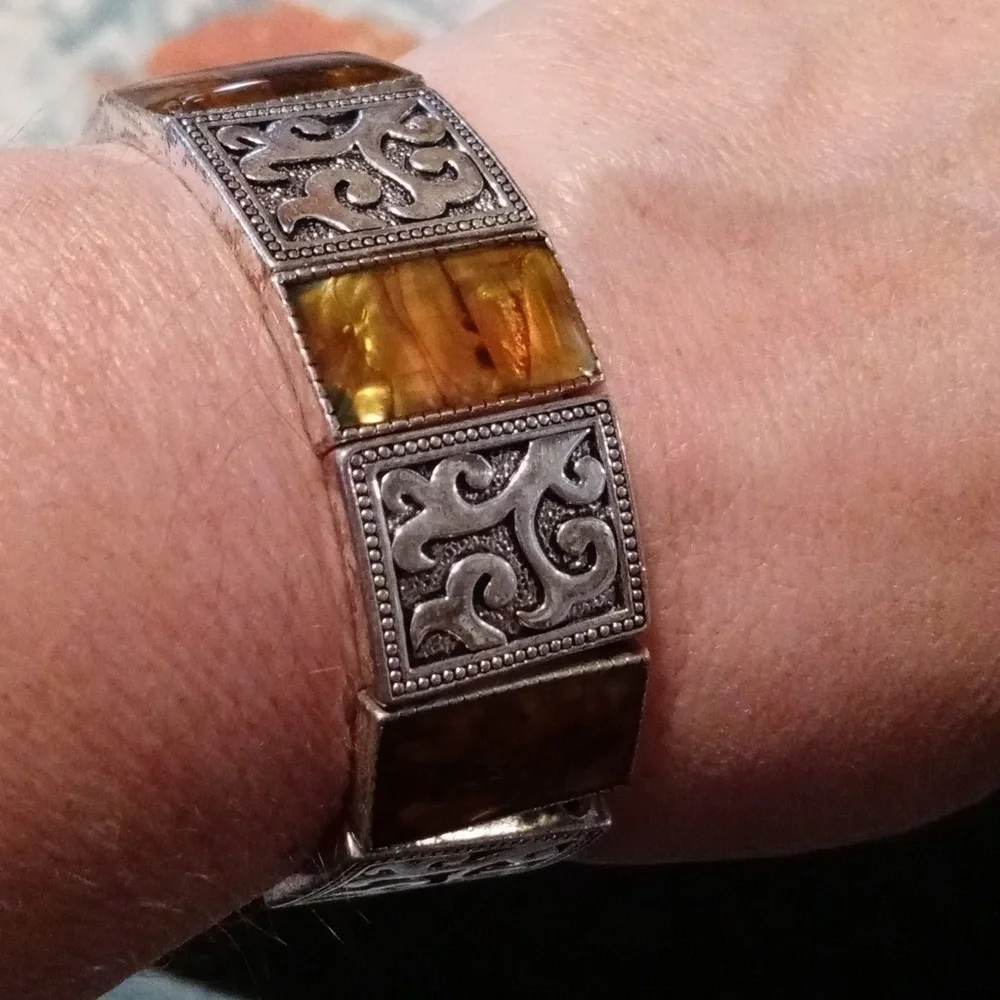 Amber and silver metal stretchy band - Picture 4 of 5